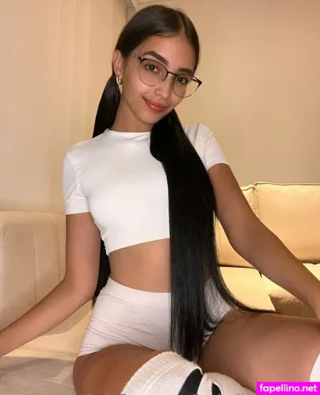 18 Isabella OnlyFans Thumbnail #RmLfBxYwqw