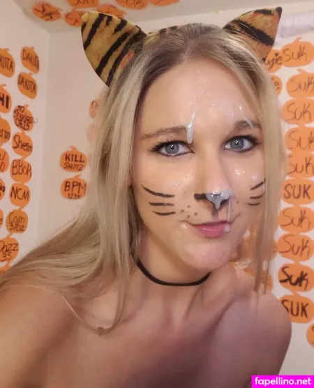 19honeysuckle OnlyFans Thumbnail #7f0lDbTfpn