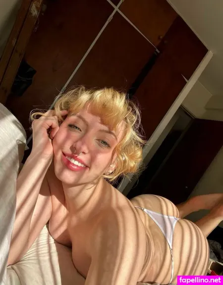 1agathabloom OnlyFans Thumbnail #Tr1QtmWY76