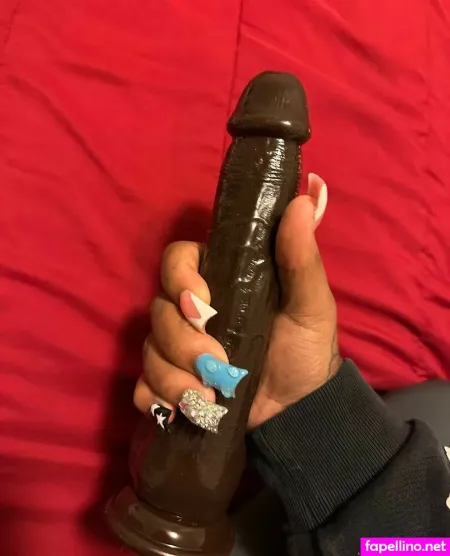 1charnaa OnlyFans Thumbnail #6MGfHm7XE8