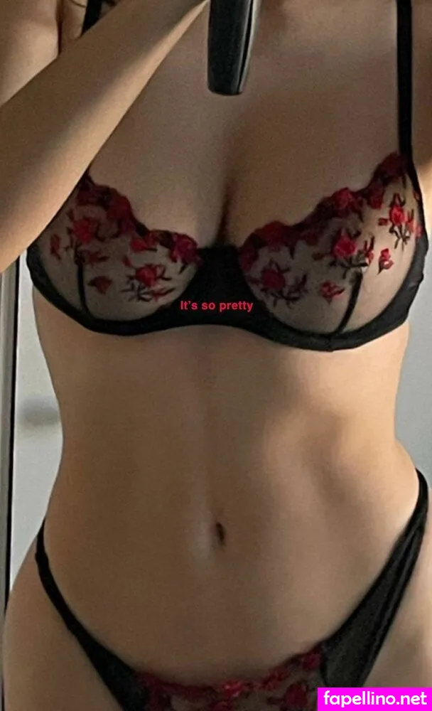 heyyyitsarah, hiimsarahsworld, santaswatchlist, sarahsworld1212 Nude Leaked OnlyFans Photo #dCahzSB4SE