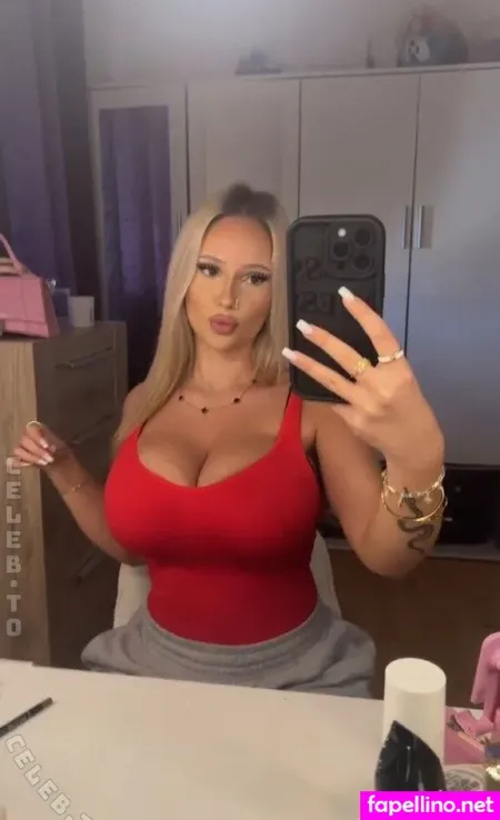 28 Larisarx OnlyFans Thumbnail #57gTawG8us