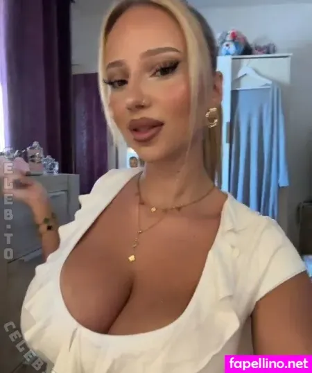 28 Larisarx OnlyFans Thumbnail #9riamzU5XO