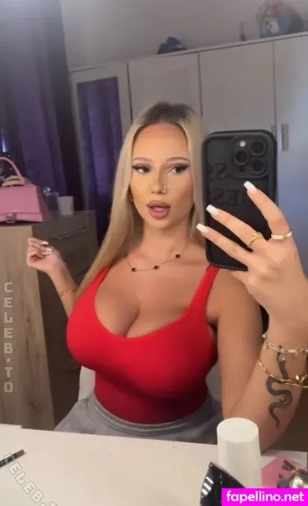 28 Larisarx OnlyFans Thumbnail #gdpzAjJwcD