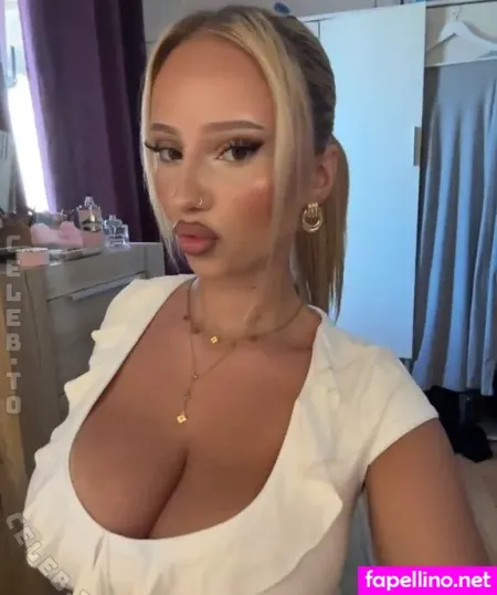 28 Larisarx OnlyFans Thumbnail #tD4B4ZE8yj