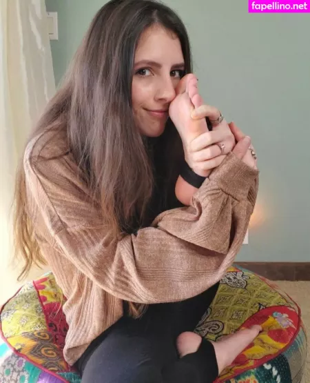 2prettyfeet OnlyFans Thumbnail #boGCILFV6s