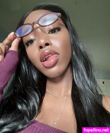 3 3eel L OnlyFans Thumbnail #GVdPxxaeQT