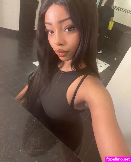 3 3eel L OnlyFans Thumbnail #fcVt71Hwjt