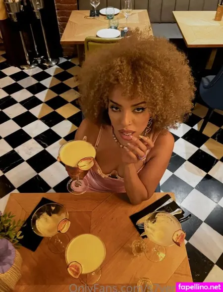 7venheavens OnlyFans Thumbnail #0OvOzQixme