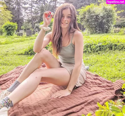 A Bit Rebecca OnlyFans Thumbnail #xsHKd7u7E8