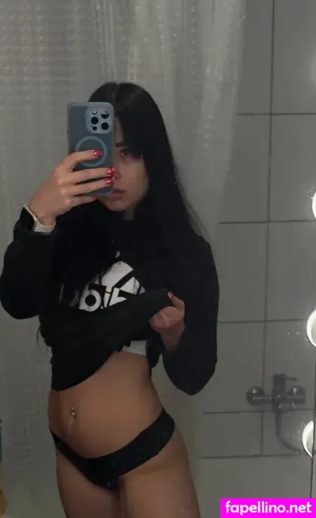 A Nyaaaxo Main Profile Photo