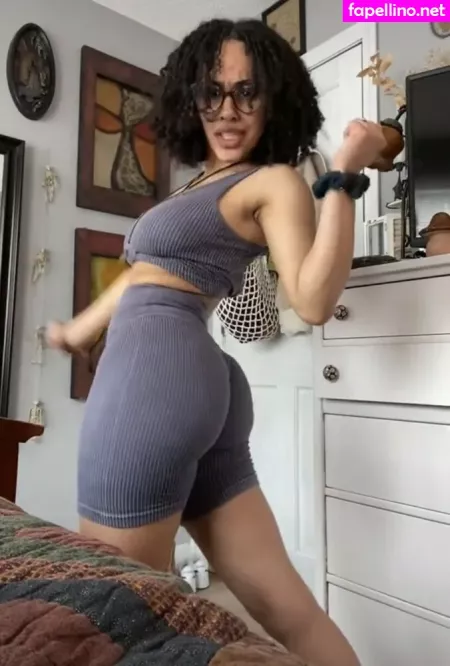 Aaliyeezy OnlyFans Thumbnail #A6cuSsvx54