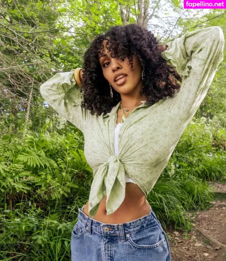 Aaliyeezy OnlyFans Thumbnail #A9WEgBbNYN