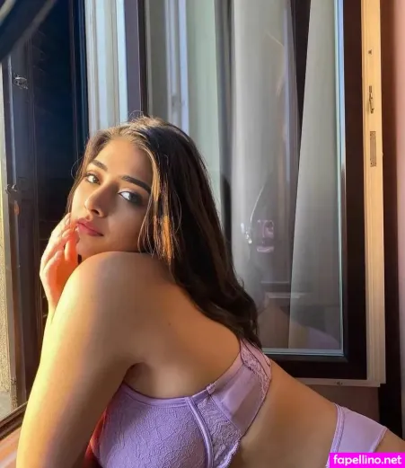 Aanya Advani OnlyFans Thumbnail #xaCji7oPDW
