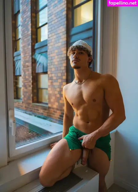 Aaronthekid OnlyFans Thumbnail #DLR1dJJpUx