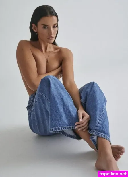 Abbey Kelly OnlyFans Thumbnail #M8HVHy3O8C