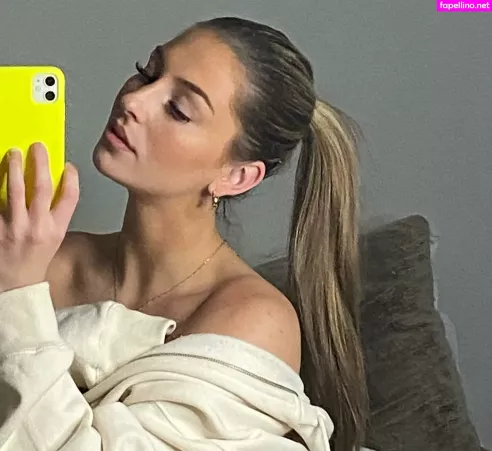 Abbey Wilson OnlyFans Thumbnail #2HKBkxSlpv