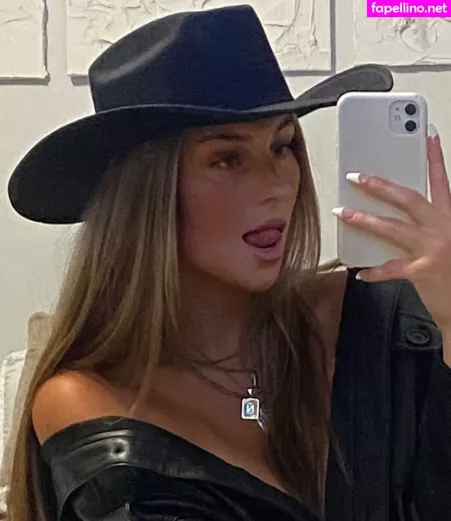 Abbey Wilson OnlyFans Thumbnail #t635ewxBRv