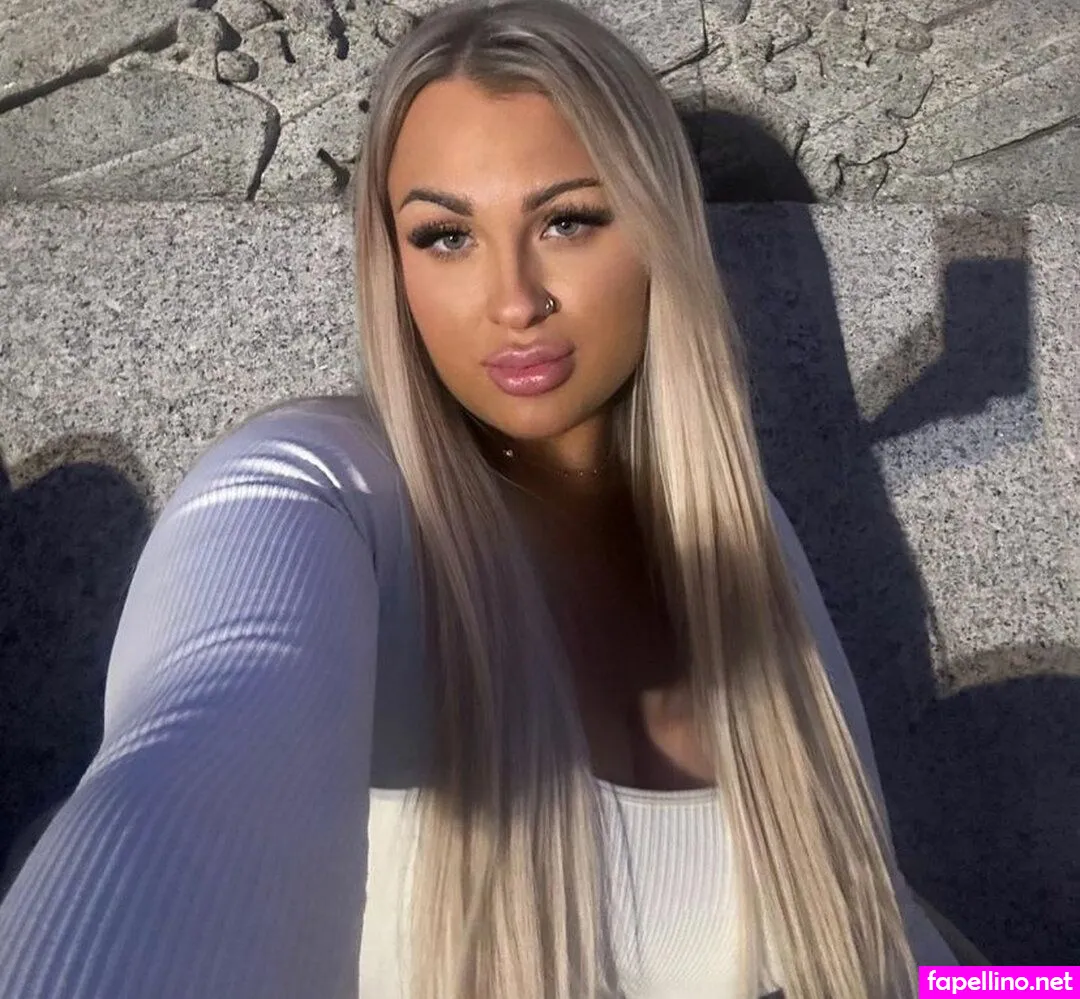 abbcrrll, abbiecarroll_x, abcrrll Nude Leaked OnlyFans Photo #Vy6TWBO4O0