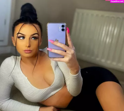 Abbie Griffiths OnlyFans Thumbnail #MLKK32WeQS