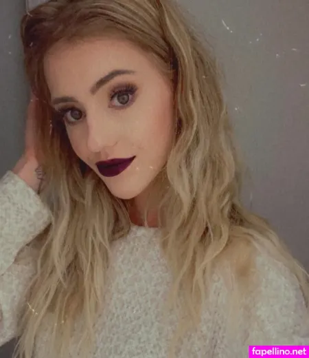 Abby After Dark OnlyFans Thumbnail #f8zQKQ0oYQ
