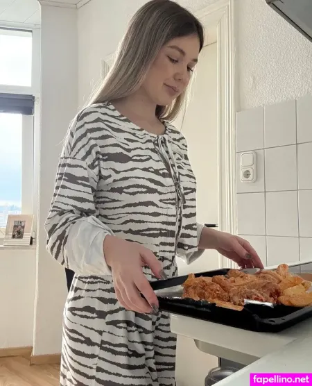 Abby Chase OnlyFans Thumbnail #WnQaC0Dqhq