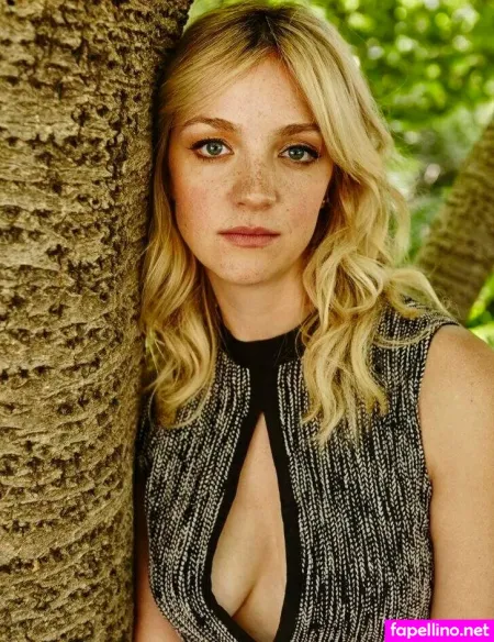 Abby Elliott Main Profile Photo