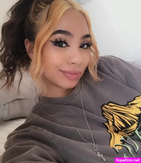 Abby Pyre OnlyFans Thumbnail #qSb2DKJd4u