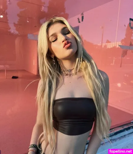 Abby Saltzman OnlyFans Thumbnail #8xQFx9atVD