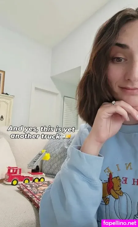 Abby Shapiro 1 OnlyFans Thumbnail #0VW6JQtwcn