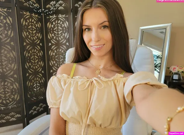 Abbybareyfree Main Profile Photo