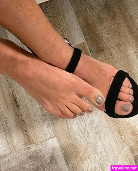 Abbyrosesexyfeet OnlyFans Thumbnail #KhIqxAPSx9