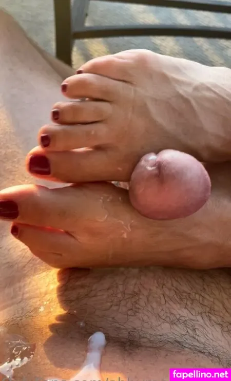 Abbyrosesexyfeet OnlyFans Thumbnail #Mu72P75eY1