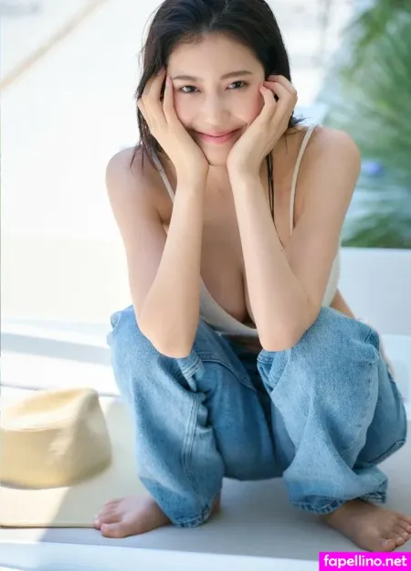 Abe Natsuki OnlyFans Thumbnail #UXBARRNQGM