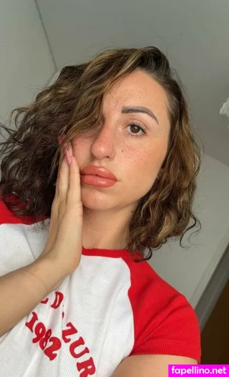 Abella4ux OnlyFans Thumbnail #f9KKPnnGpg