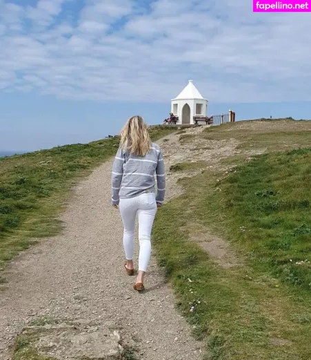 Abi Coombes OnlyFans Thumbnail #YpbWsM4oY3