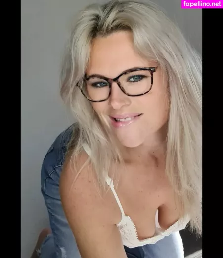 Abi Fox OnlyFans Thumbnail #rttJJdBBCo