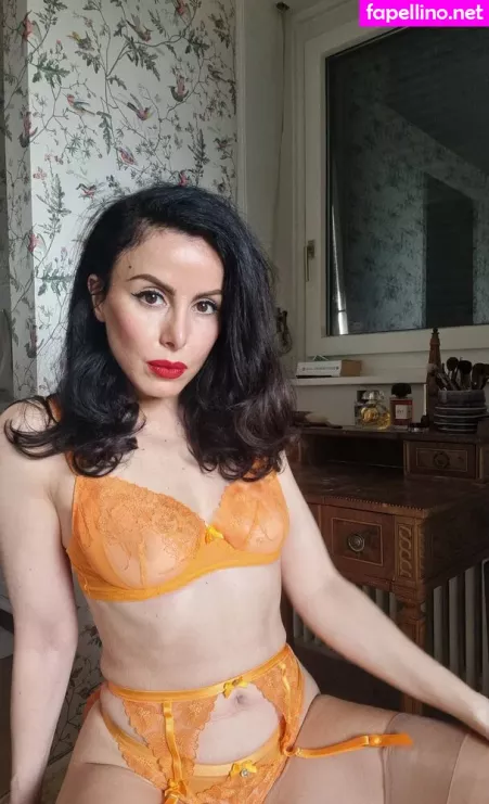 Abigail Abton OnlyFans Thumbnail #MAru4ezRx1