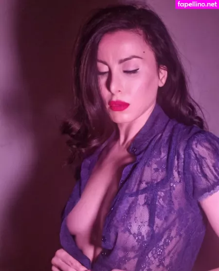 Abigail Abton OnlyFans Thumbnail #NCn0oMQKR3