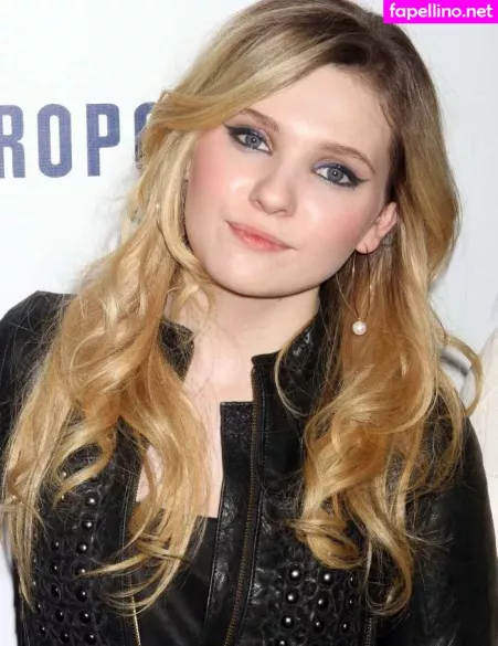 Abigail Breslin OnlyFans Thumbnail #AwksYXglcE