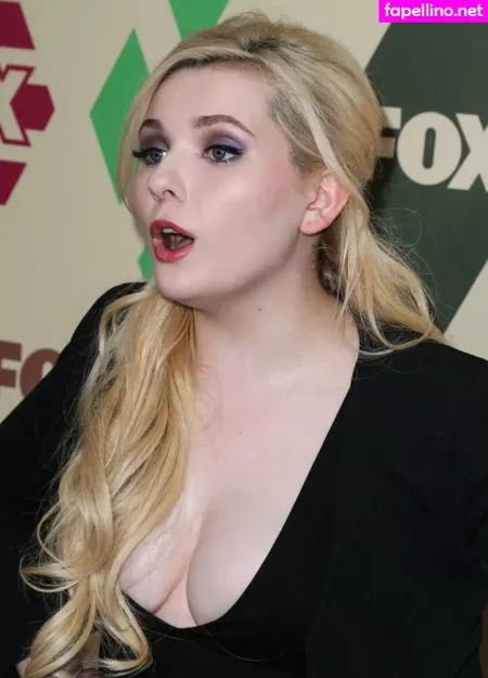 Abigail Breslin OnlyFans Thumbnail #Na7Hi0srZi