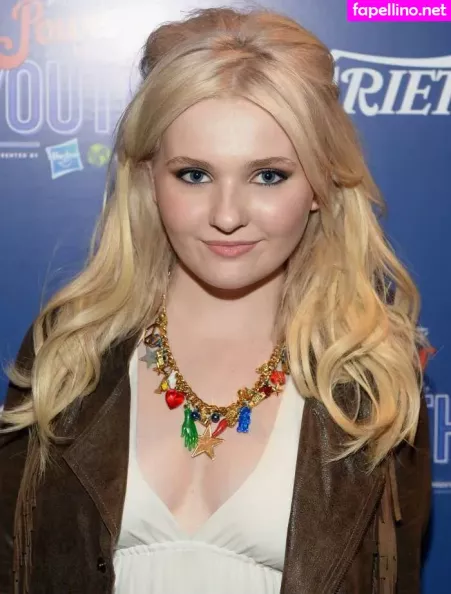 Abigail Breslin OnlyFans Thumbnail #wIdza6MlSm