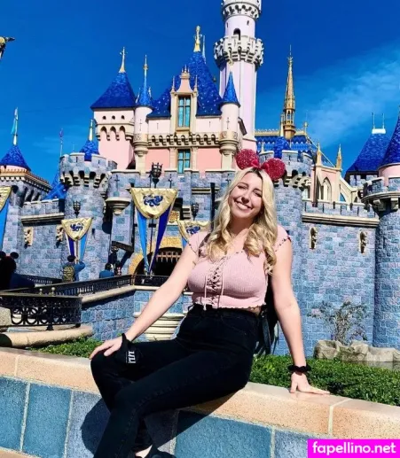 Abigail Cristea OnlyFans Thumbnail #8qAz1XQtUP