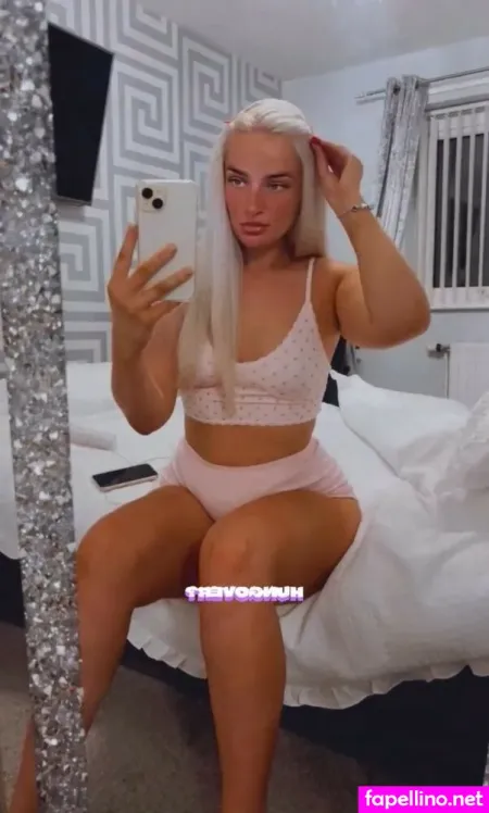 Abigail Holder OnlyFans Thumbnail #SUrjgpIGBt