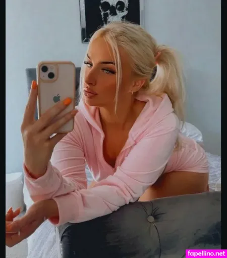 Abigail Holder OnlyFans Thumbnail #xCn6Q6gux6