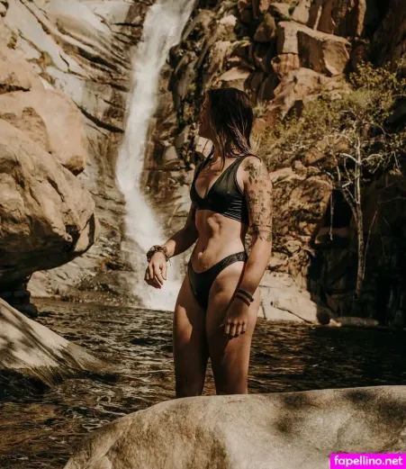 Abigail Martin OnlyFans Thumbnail #TWFjOF4oR1
