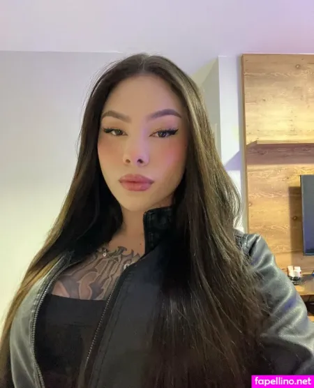 Abrunativoo OnlyFans Thumbnail #iUiYETaAAf