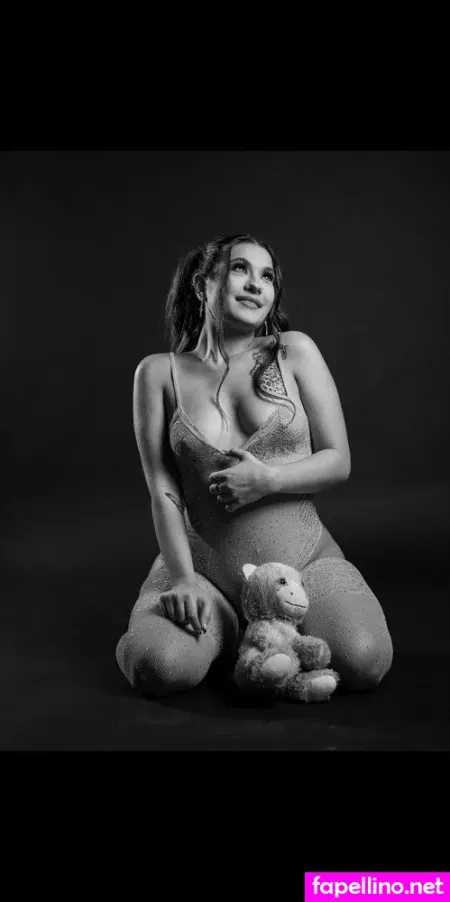 Abrunettewrld OnlyFans Thumbnail #BV06C1vyux