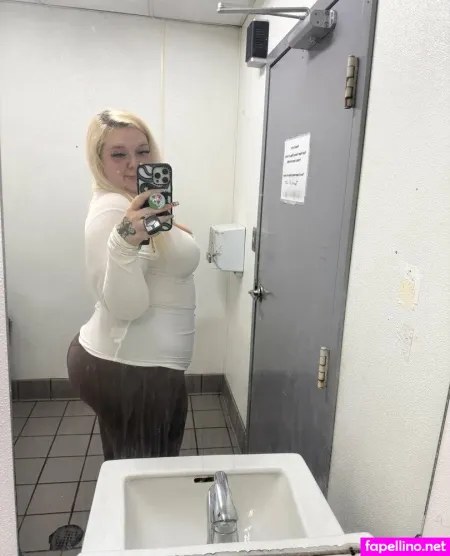 Acaciamakayla22 1 OnlyFans Thumbnail #DjTkBjOktZ