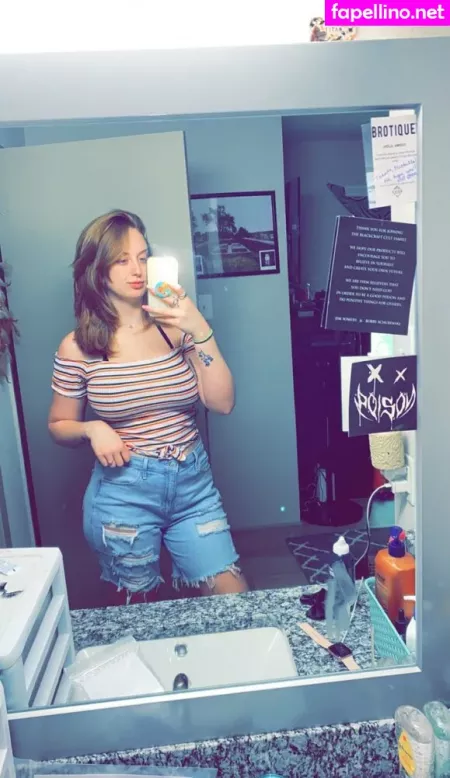 Acidchelle 0 OnlyFans Thumbnail #8NbkZ8CwNn